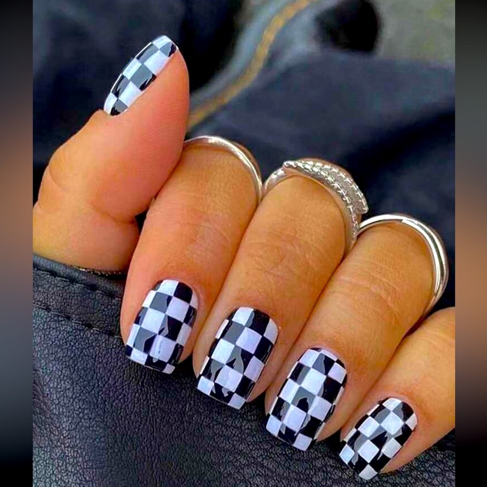 Checker Board Square Press On Nail Set 💅 24 Pieces